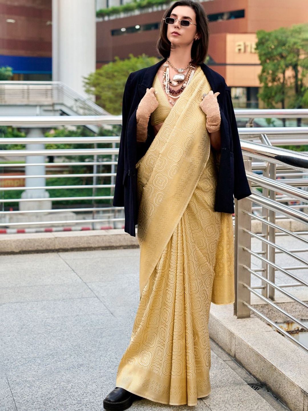 

DEVATITHI Kanchivaram Buttery Silk Saree, Gold