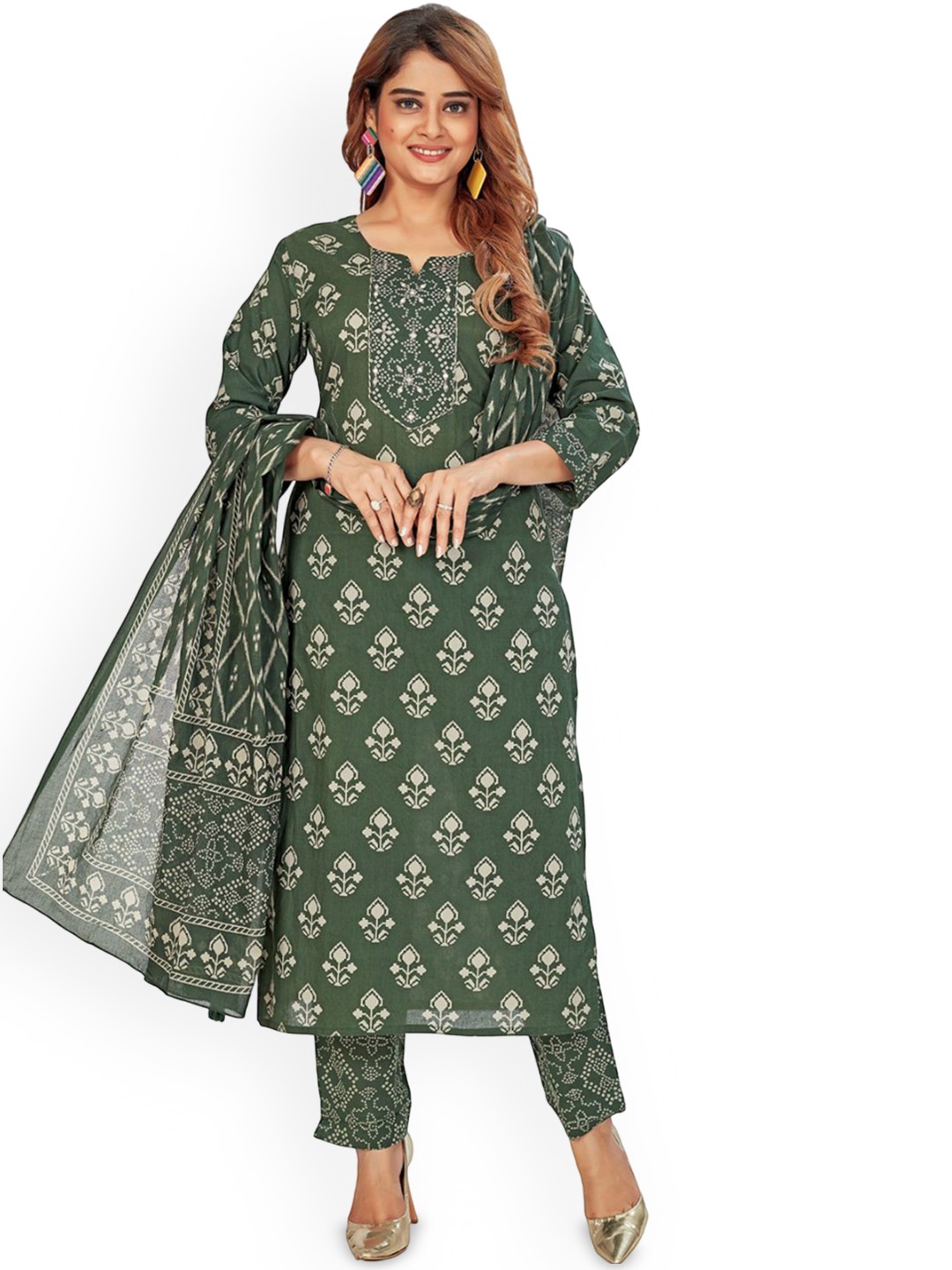 

Amchoor Floral Printed Straight Kurta with Trousers & Dupatta, Green