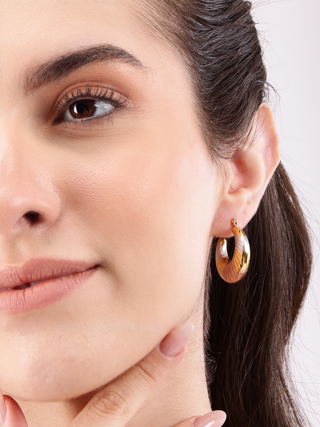 

DressBerry Oval Hoop Earrings, Gold