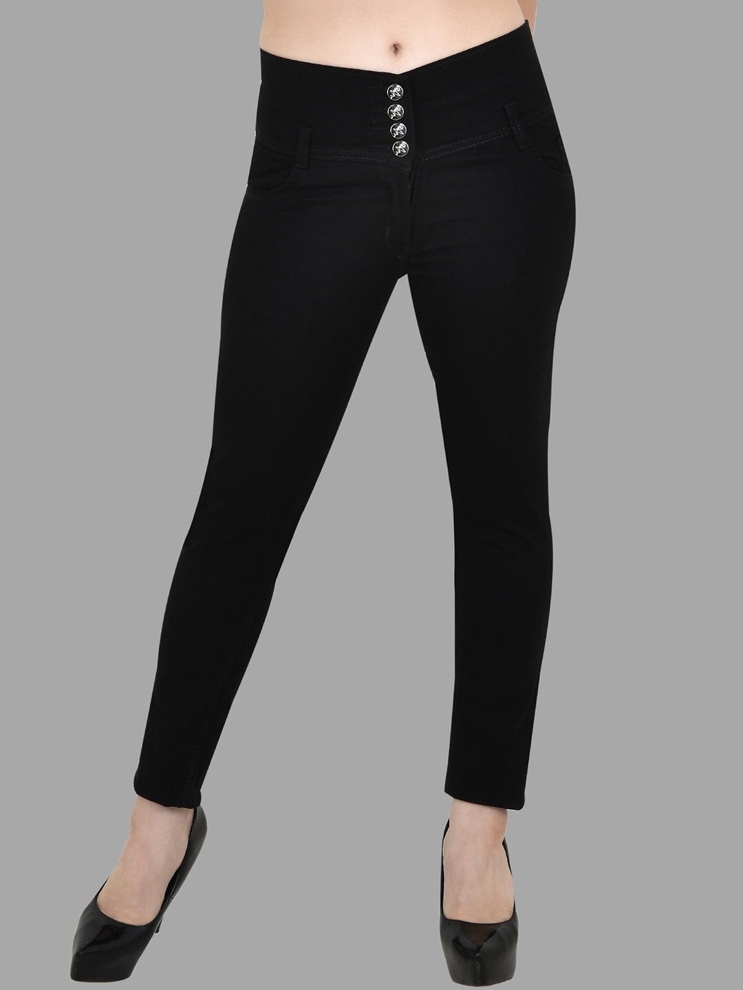 

LINARIA Women Classic Slim Fit Jeans, Black