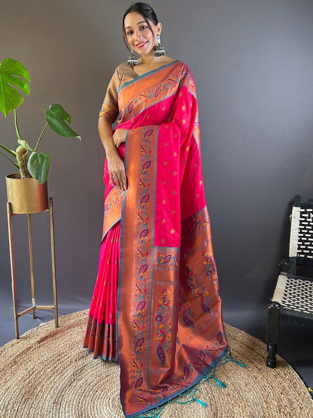 

House of Pataudi Woven Design Zari Art Silk Paithani Saree, Pink