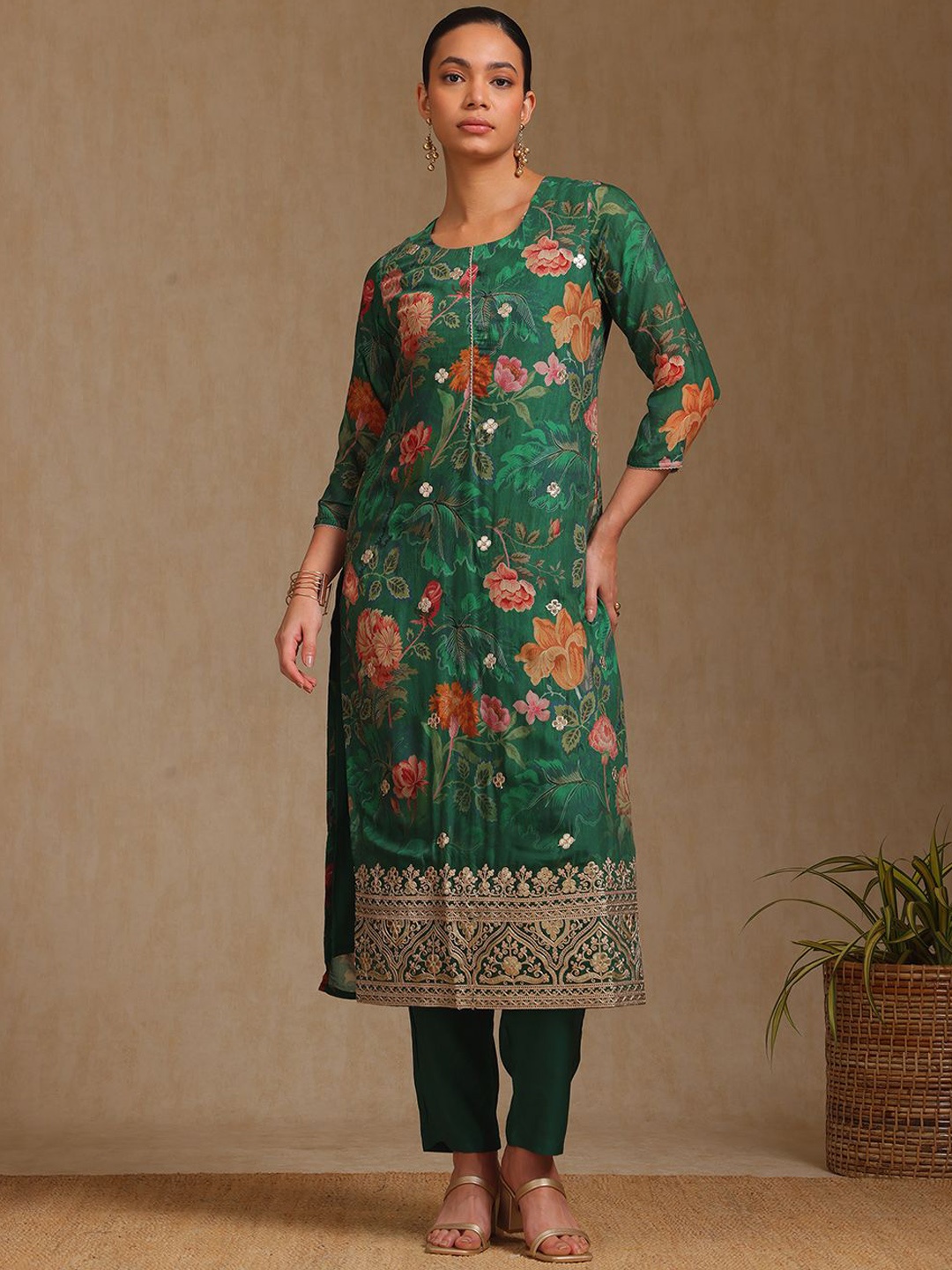 

Soch Floral Printed Round Neck Zari Straight Kurta With Trousers, Green