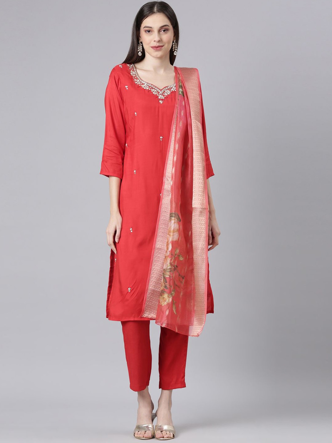 

Neerus Floral Embroidered V Neck Sequinned Kurta With Trousers & Dupatta, Red