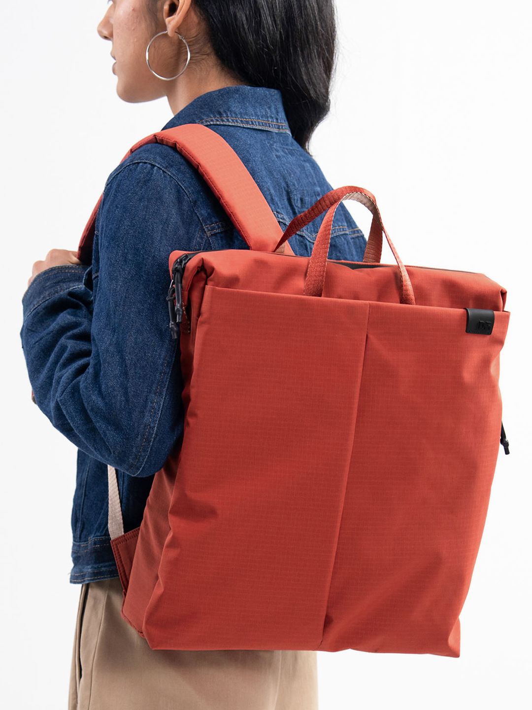 

DailyObjects Structured Handheld Bag, Red