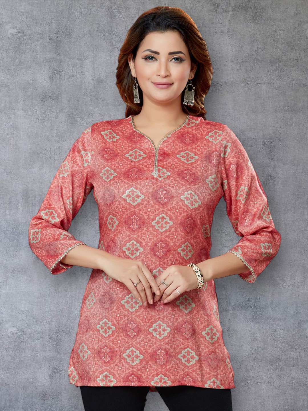 

Saree Swarg Ethnic Motifs Printed V-Neck Kurti, Pink
