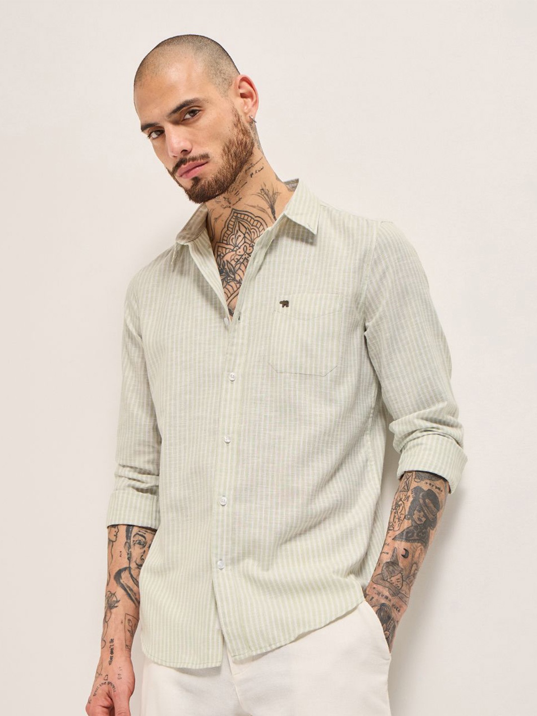 

THE BEAR HOUSE Men Slim Fit Opaque Striped Casual Shirt, Green