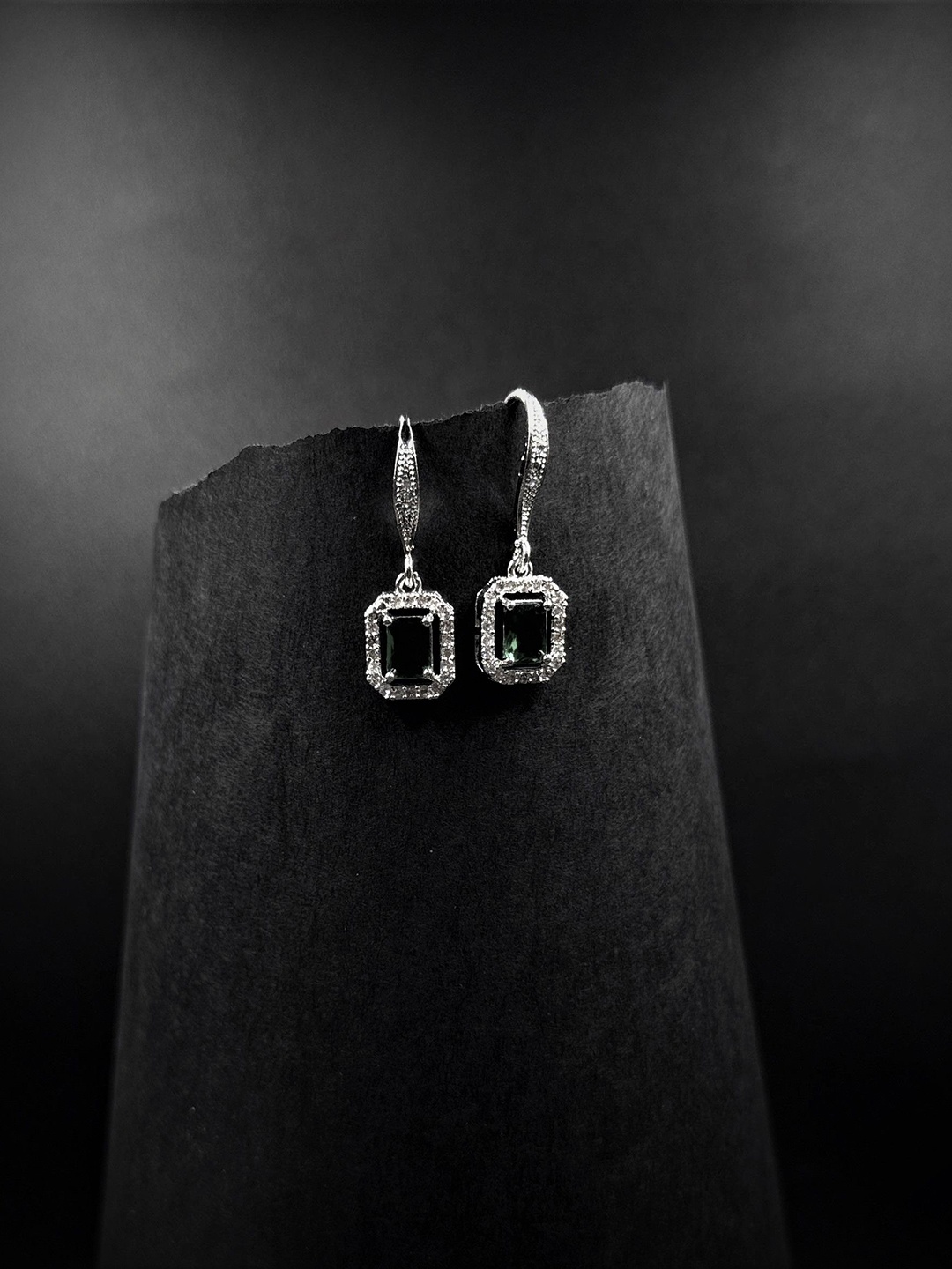 

AKLINA Rhodium-Plated American Diamond Studded Square Shaped Studs, Silver