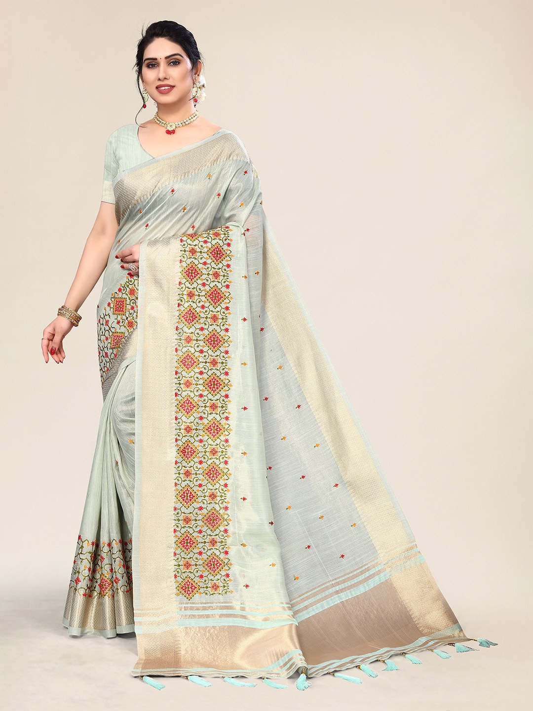

VIRENDRA TEXTILES Ethnic Motifs Woven Design Embroidered Pure Cotton Saree, Green