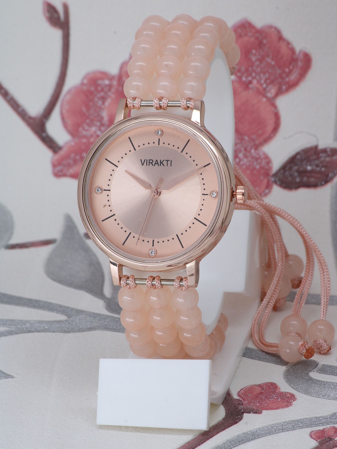 

VIRAKTI Women Brass Embellished Round Dial & Straps Analogue Watch M-01-CREAM