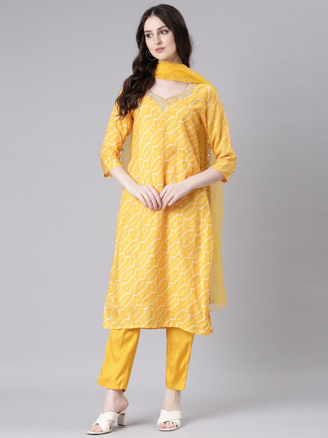 

Neerus Geometric Printed Gotta Patti Kurta With Trousers & Dupatta, Mustard