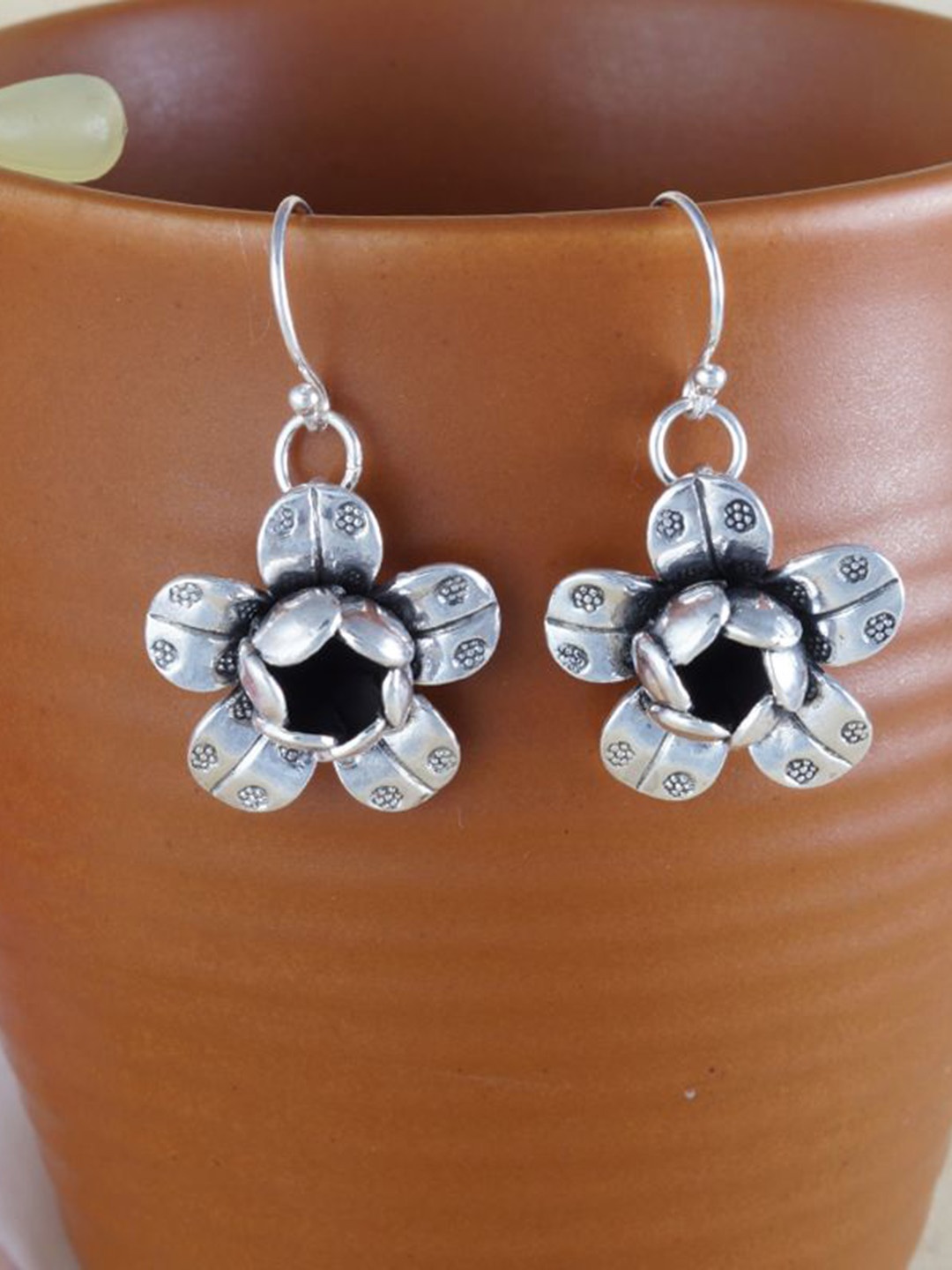 

Tuanz Silver Jewelry 925 Sterling Silver Rhodium-Plated Floral Oxidised Drop Earrings