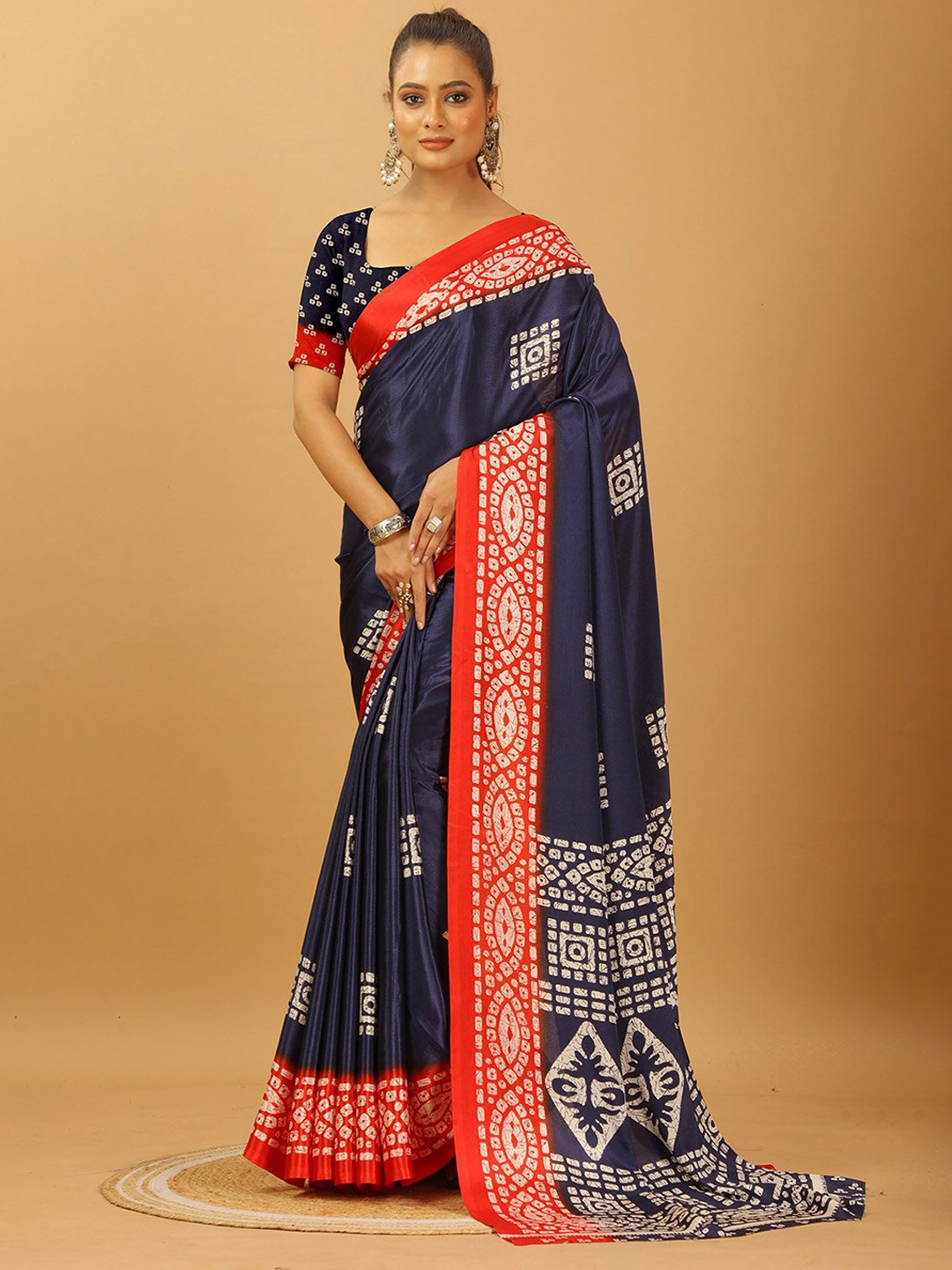 

VIRENDRA TEXTILES Ethnic Motifs Pure Crepe Saree, Navy blue