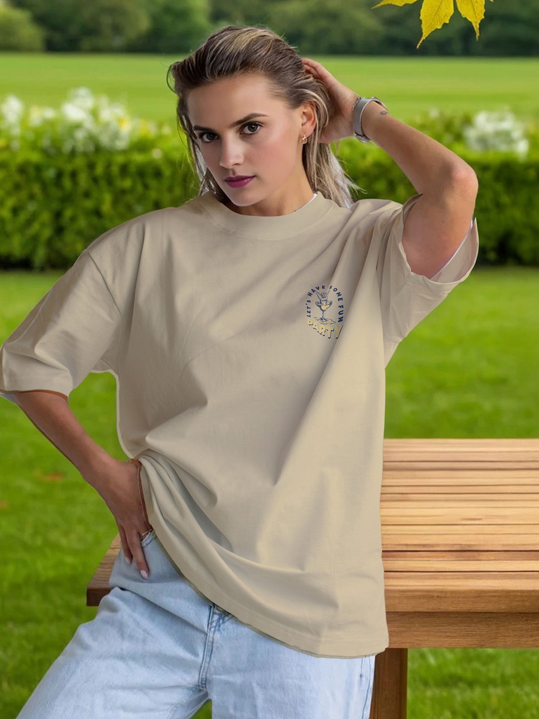 

Moda Rapido Women Applique T-shirt, Cream