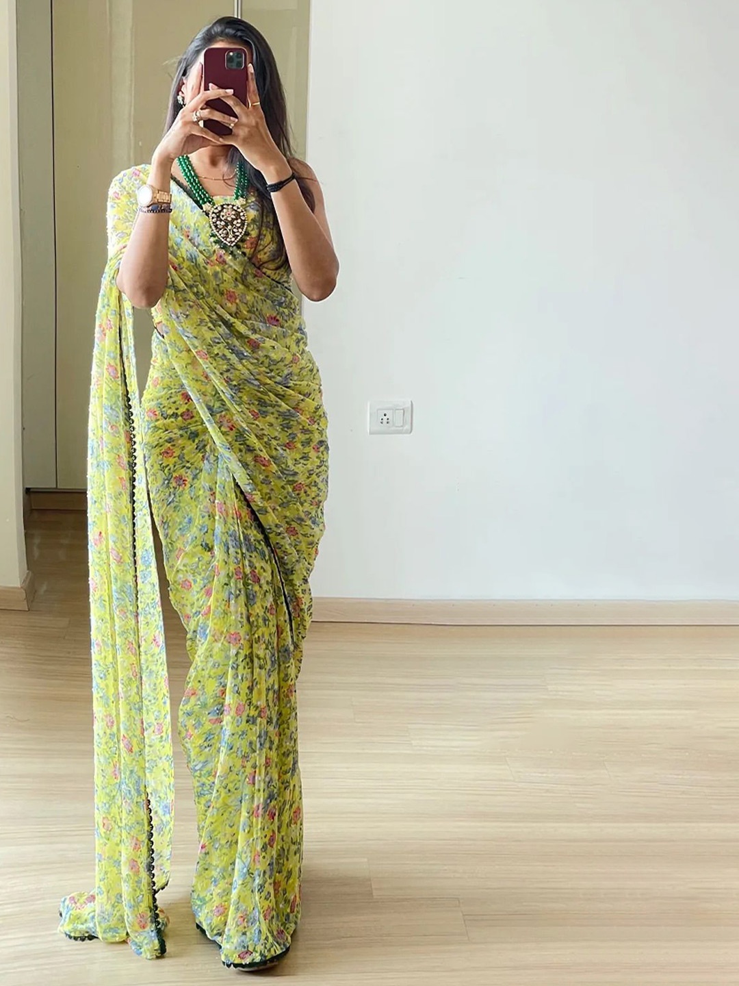 

Moda Rapido Floral Pure Georgette Saree, Lime green