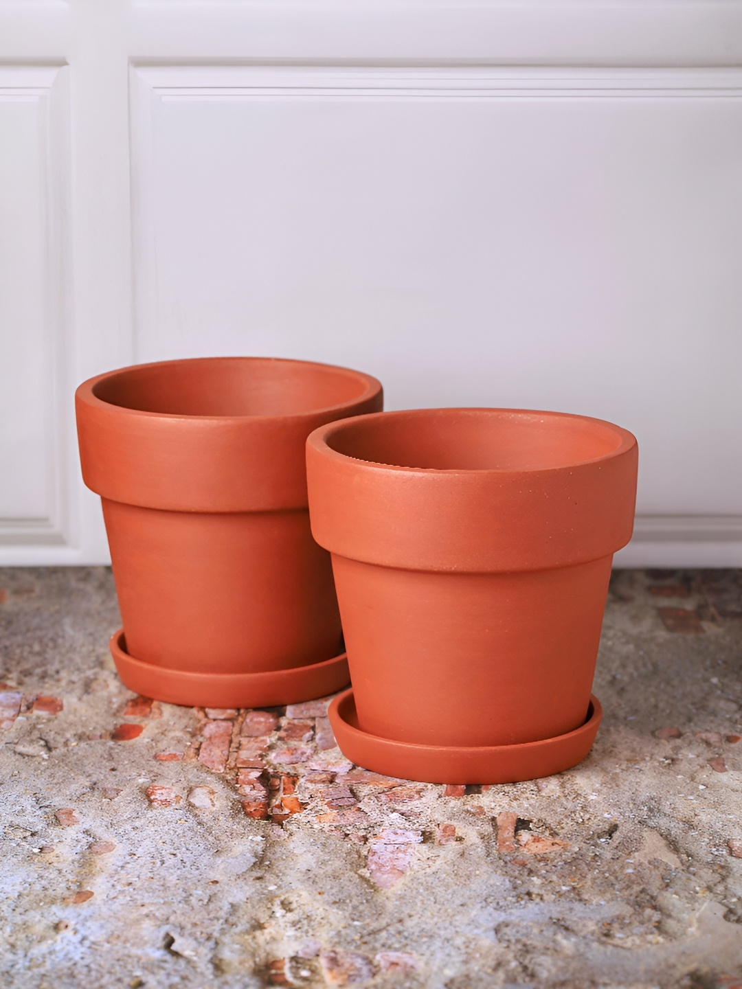 

The handicraftian Brown 2 Pieces Clay Large Gamala Planters With Plates