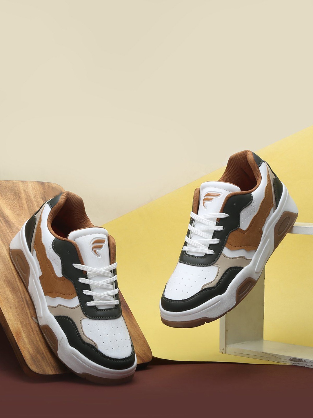 

Field Care Men PU Sneakers, White