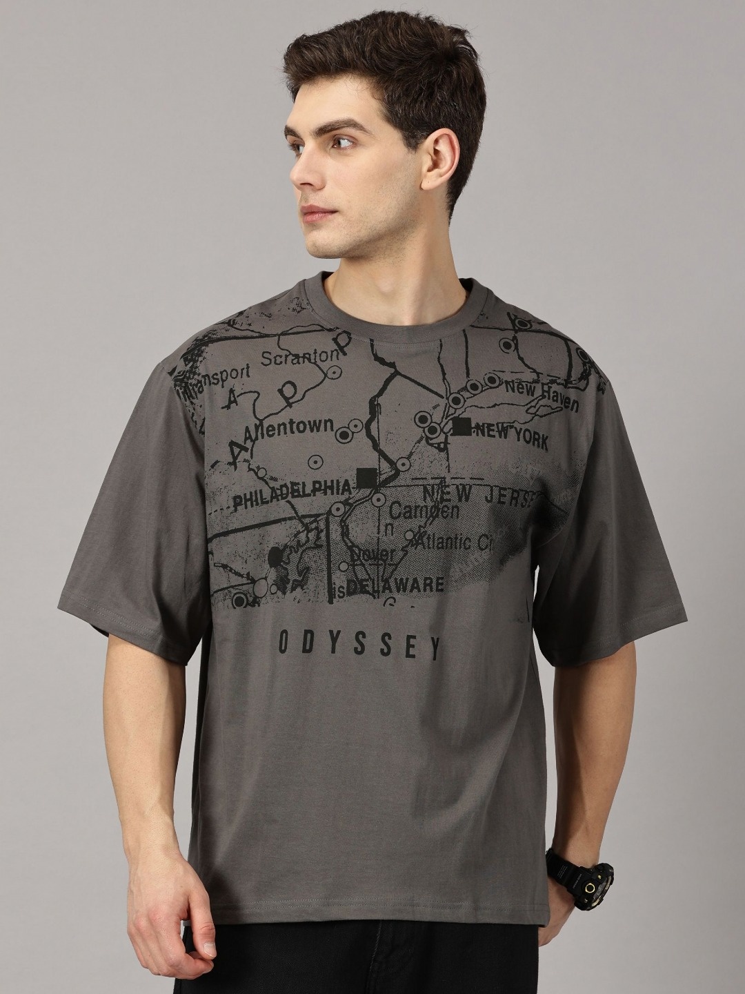 

THE HOLLANDER Men Printed Drop-Shoulder Sleeves T-shirt, Grey