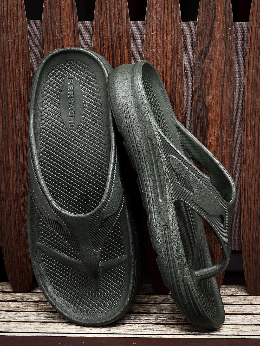 

BERSACHE Men Slip-On, Green