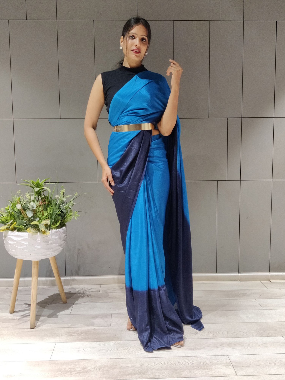 

Moda Rapido Colourblocked Ready to Wear Saree, Blue