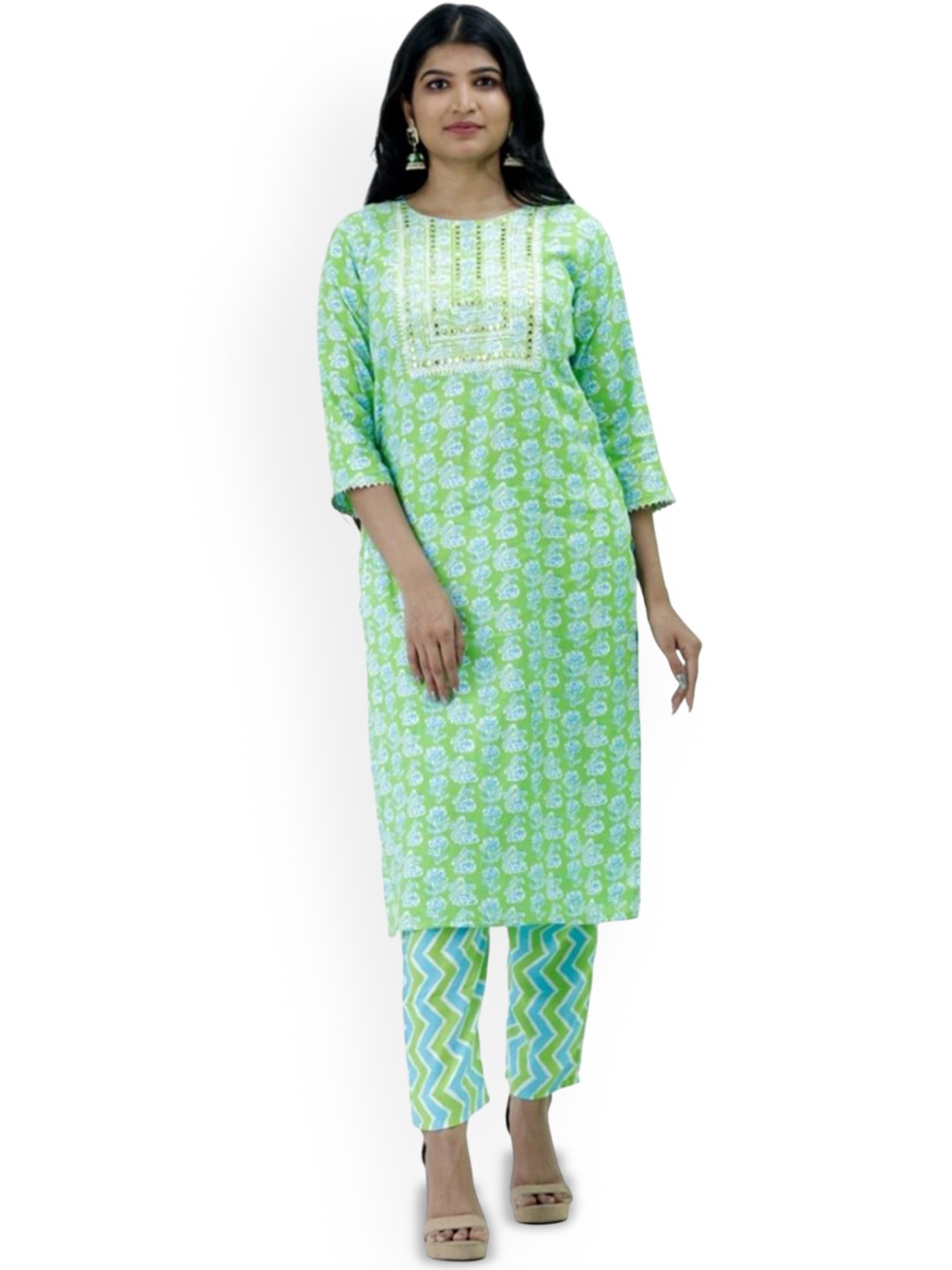 

Silselah Women Floral Printed Regular Pure Cotton Kurti with Trousers, Green