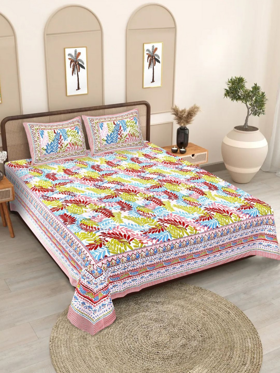 

Butea Crape White & Blue Floral Printed Cotton 180 TC King Bedsheet Set 2.40 m x 2.15 m