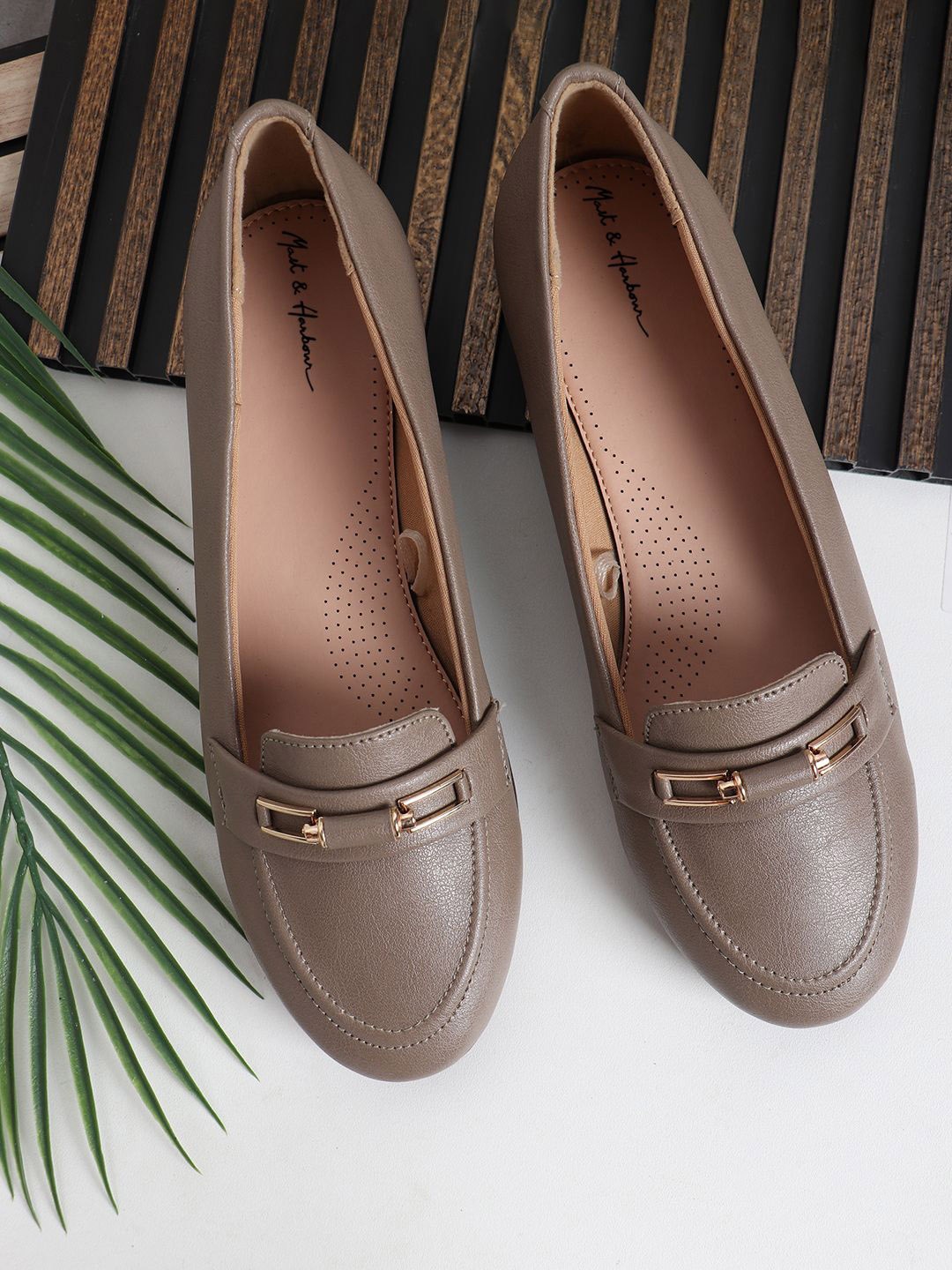 

Mast & Harbour Women Party One Toe Flats with Buckles, Khaki