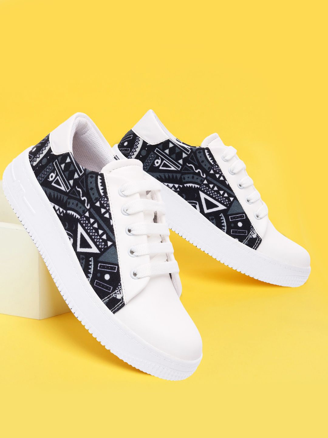 

X XIOTA Women Printed Sneakers, Black