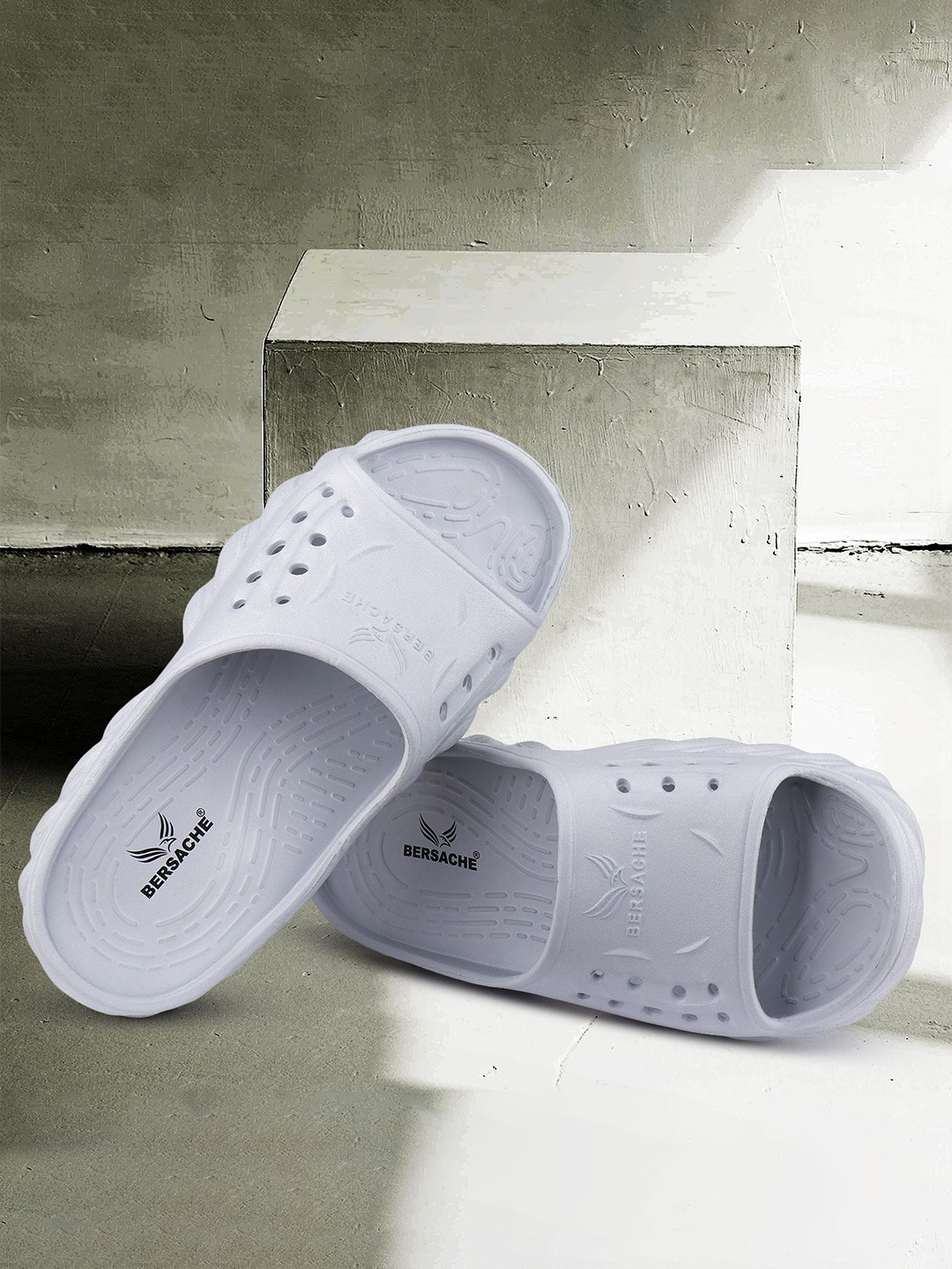 

BERSACHE Men Slip-On, White