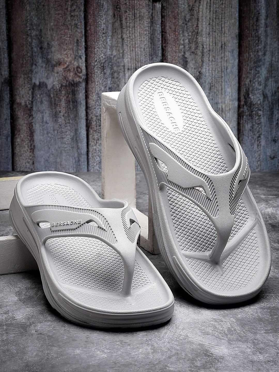 

BERSACHE Men Slip-On, White
