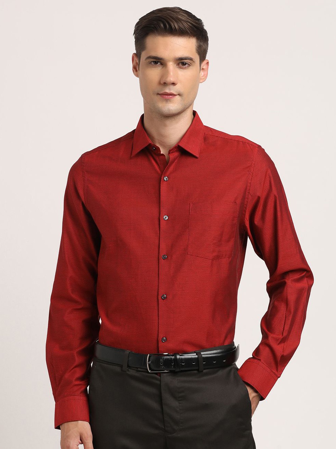 

Turtle Men Standard Slim Fit Spread Collar Textured Cotton Formal Shirt, Red