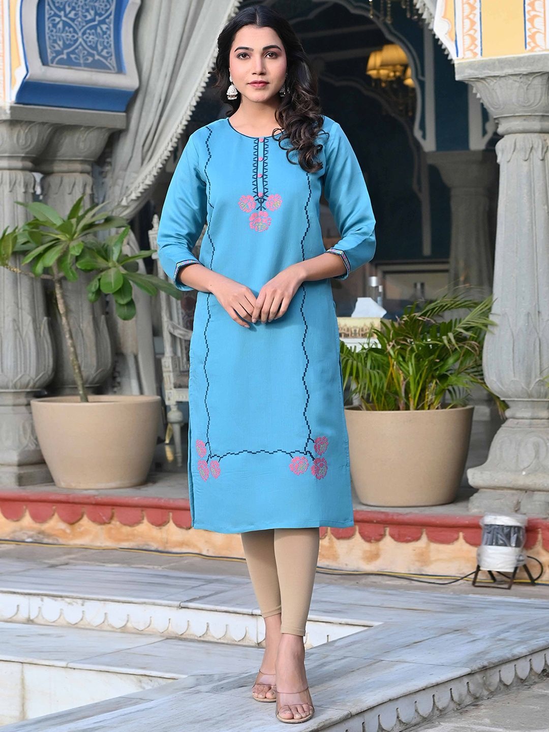 

Peachmode Floral Embroidered Kurti, Blue