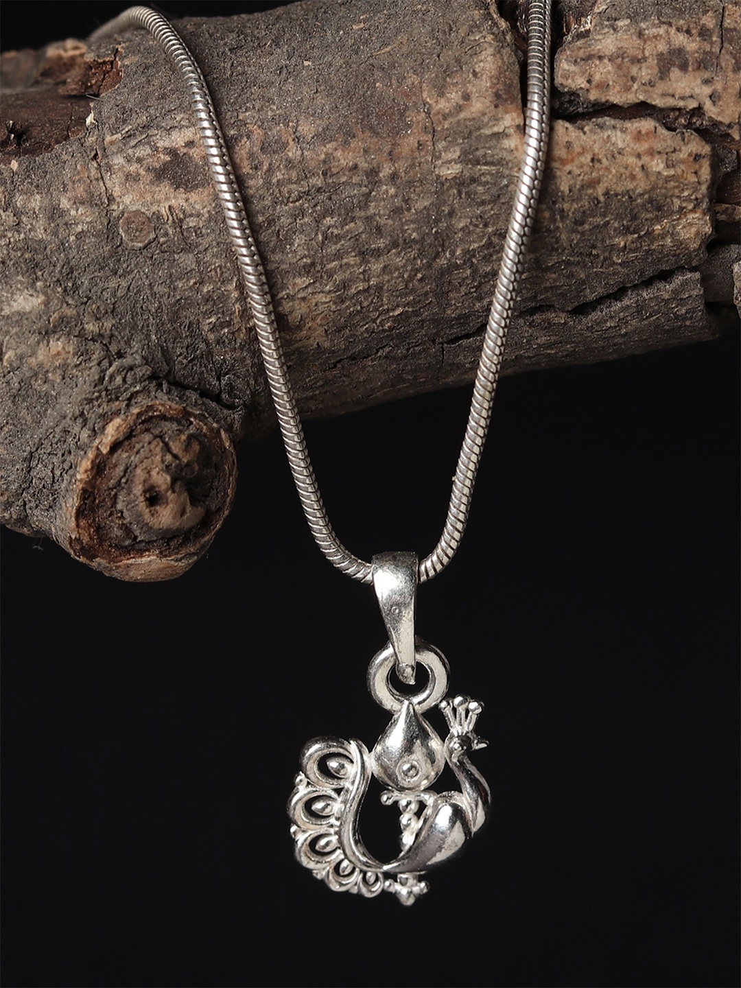 

Metronaut Kartikeya Pendent With Chain, Silver
