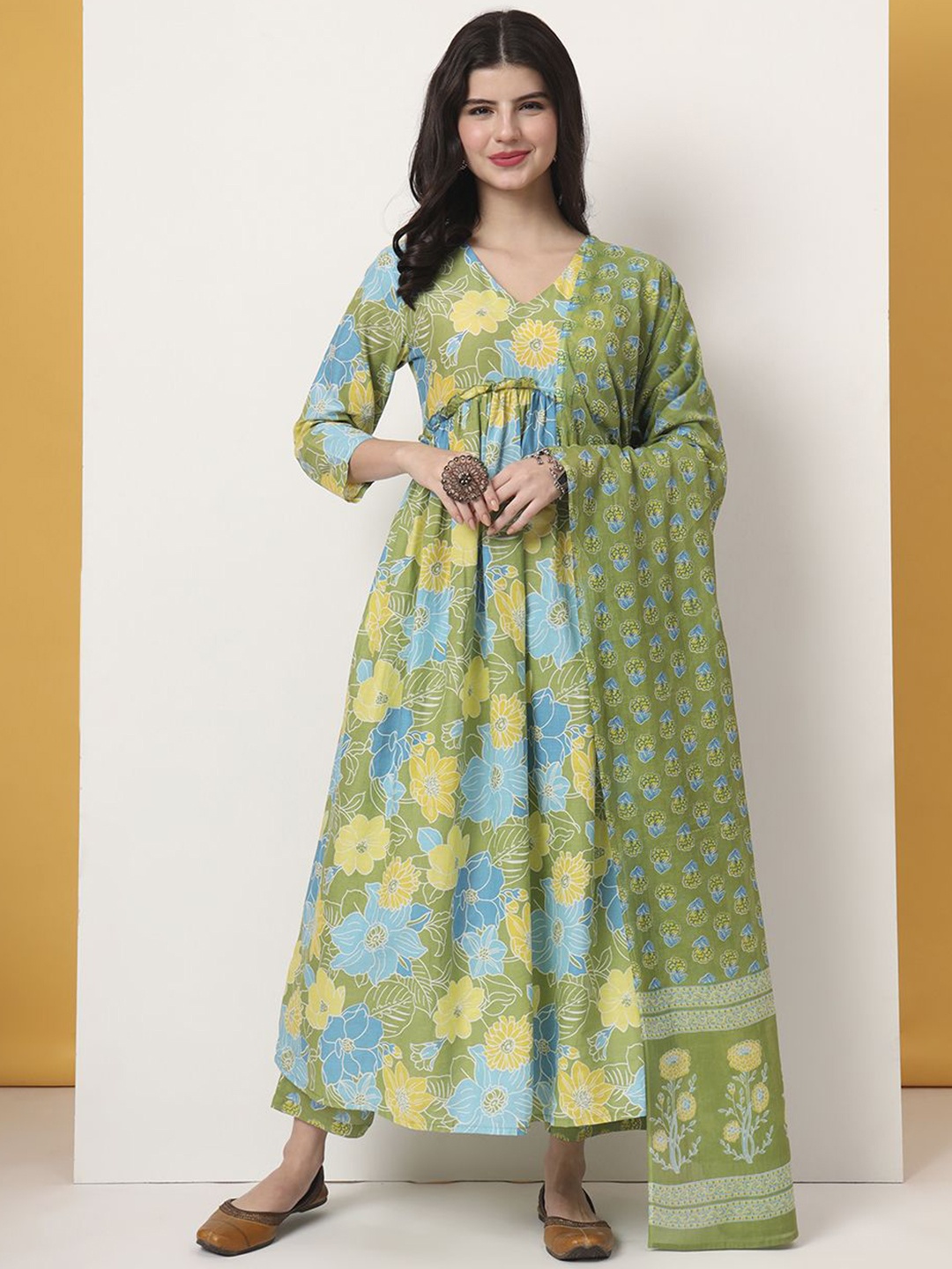 

Yufta Women Floral Printed Empire Pure Cotton Kurta with Trousers & With Dupatta, Green