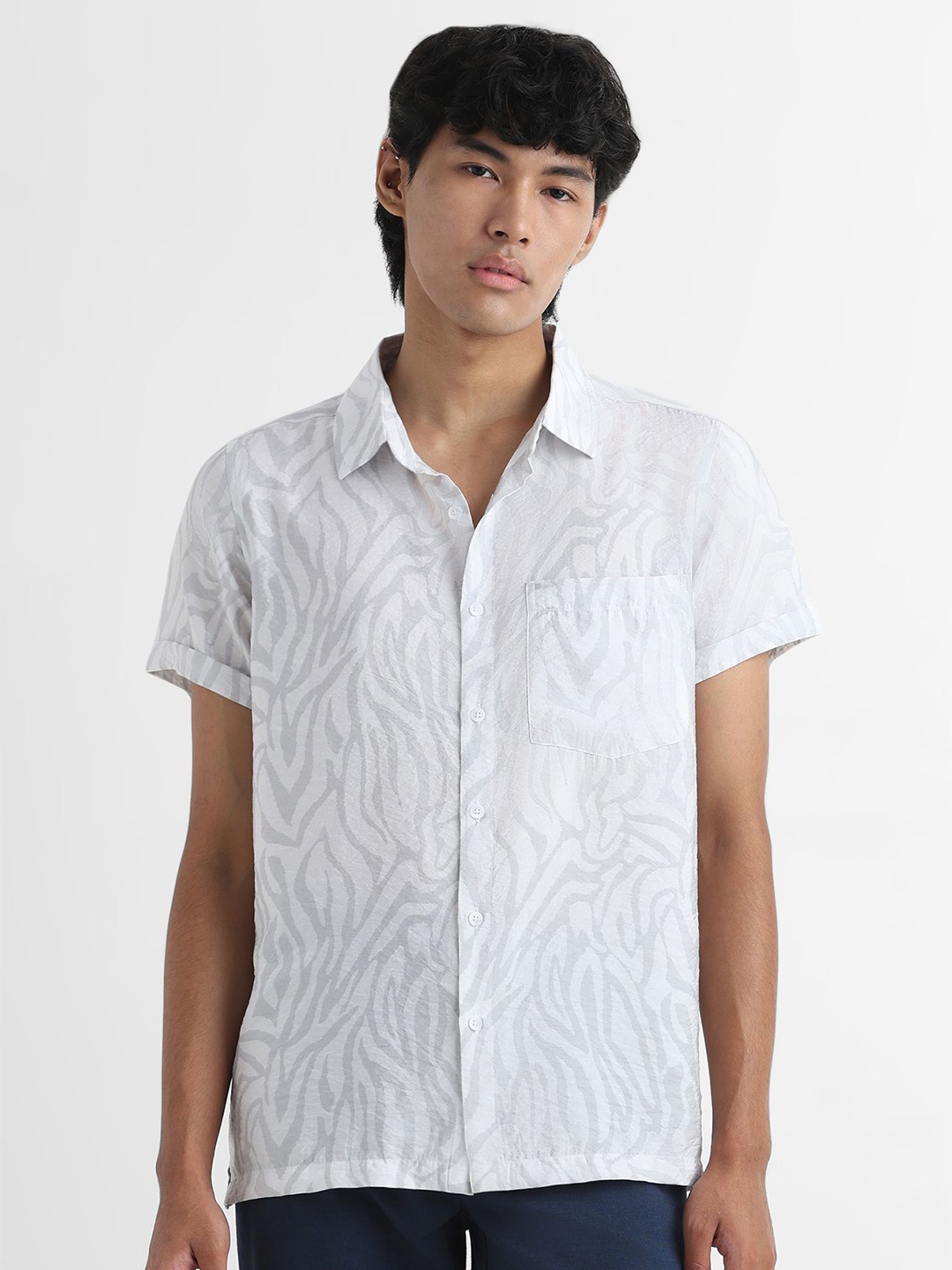 

YUVAKAA Men Floral Opaque Casual Shirt, White