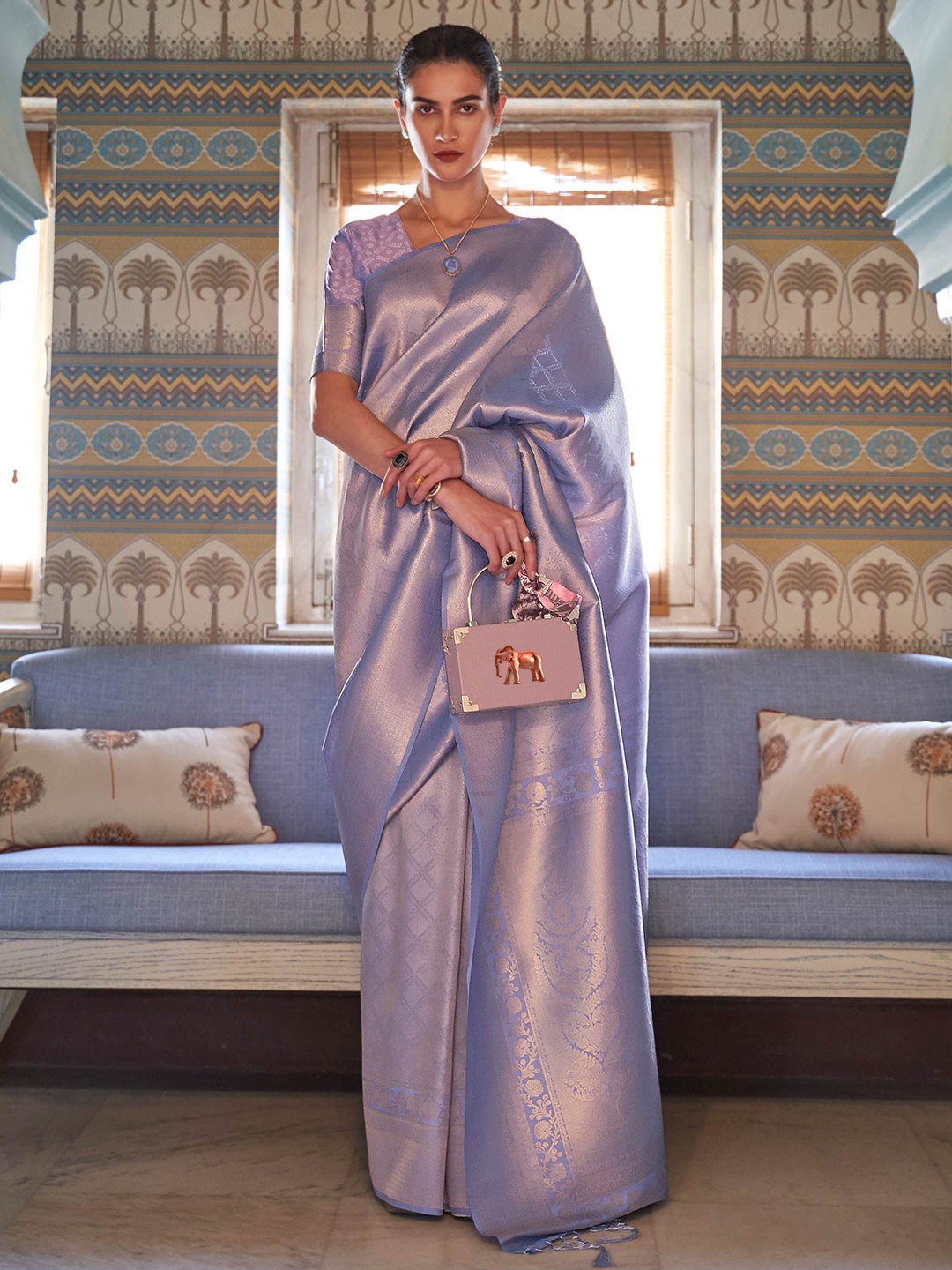 

Vardha Woven Design Zari Saree, Blue