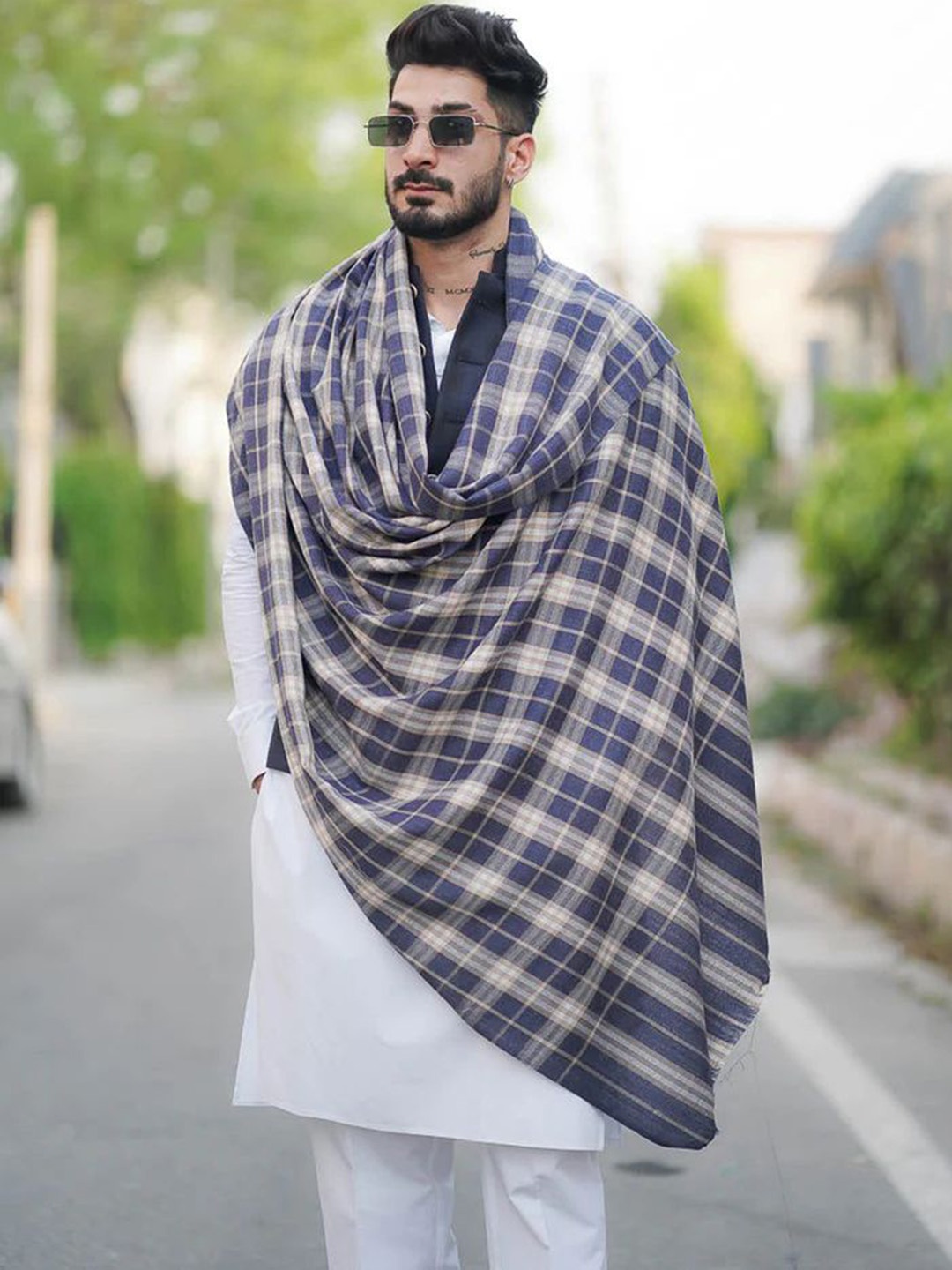 

THE SHAWL STUDIO Checked Printed Woollen Shawl, Navy blue