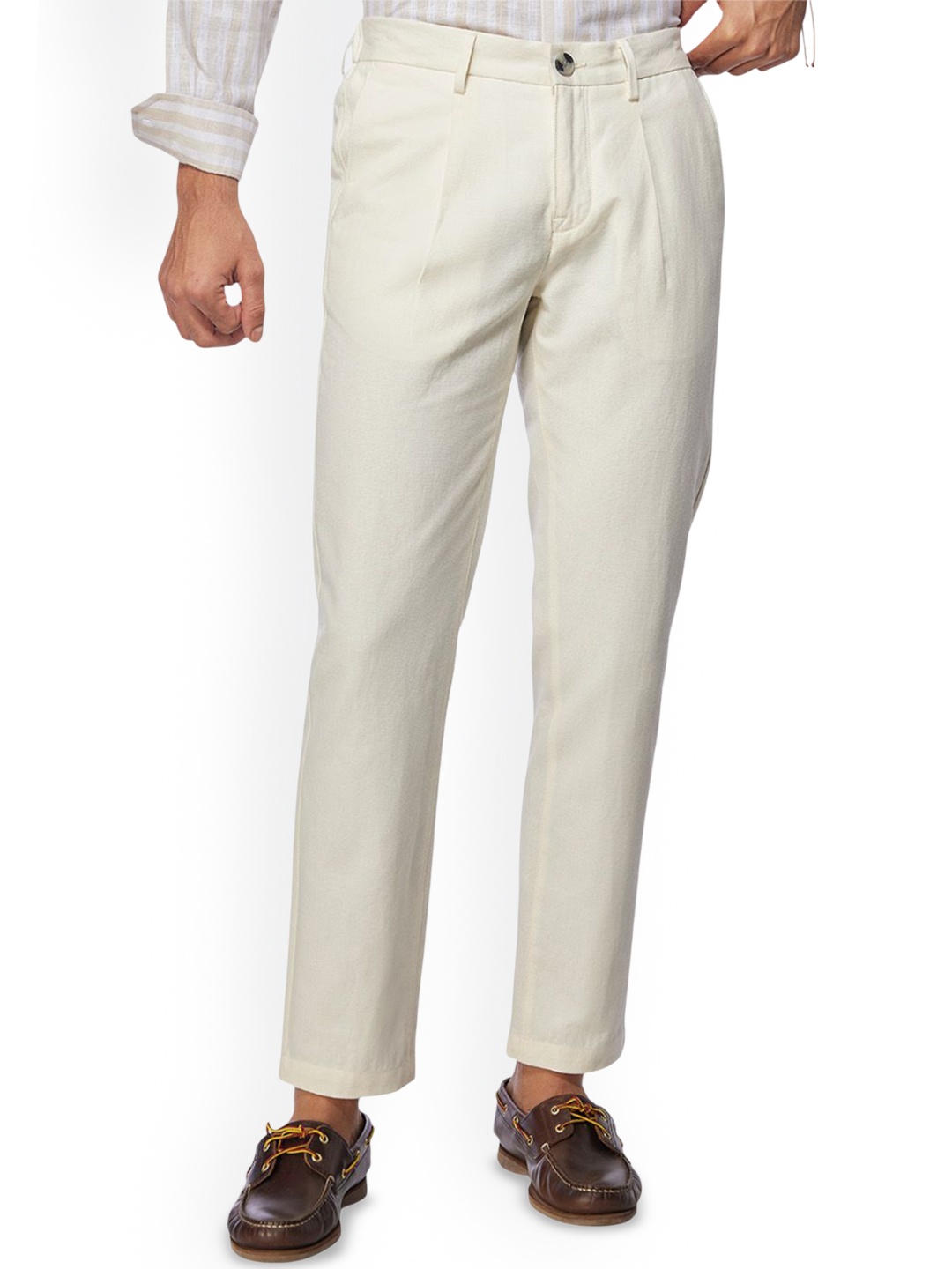 

Bombay Shirt Company Men Urban Slim Slim Fit Low-Rise Pleated Trousers, Off white
