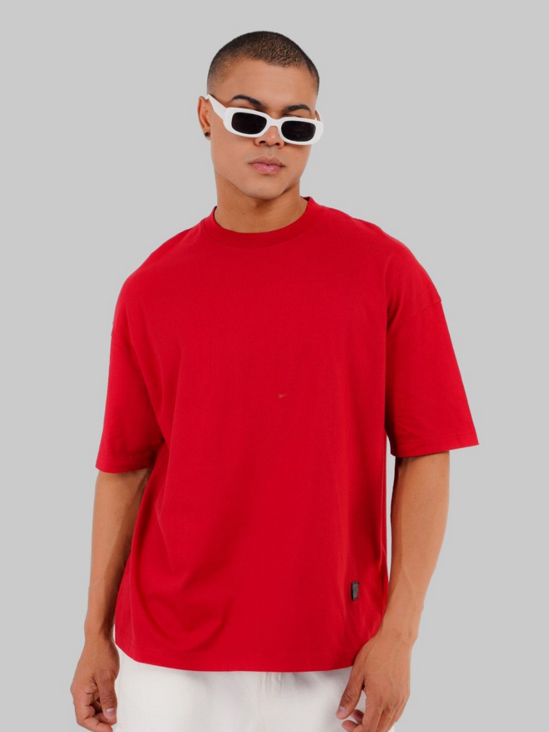 

Underrated Club Men High Neck Drop-Shoulder Sleeves Bio Finish Pockets T-shirt, Red