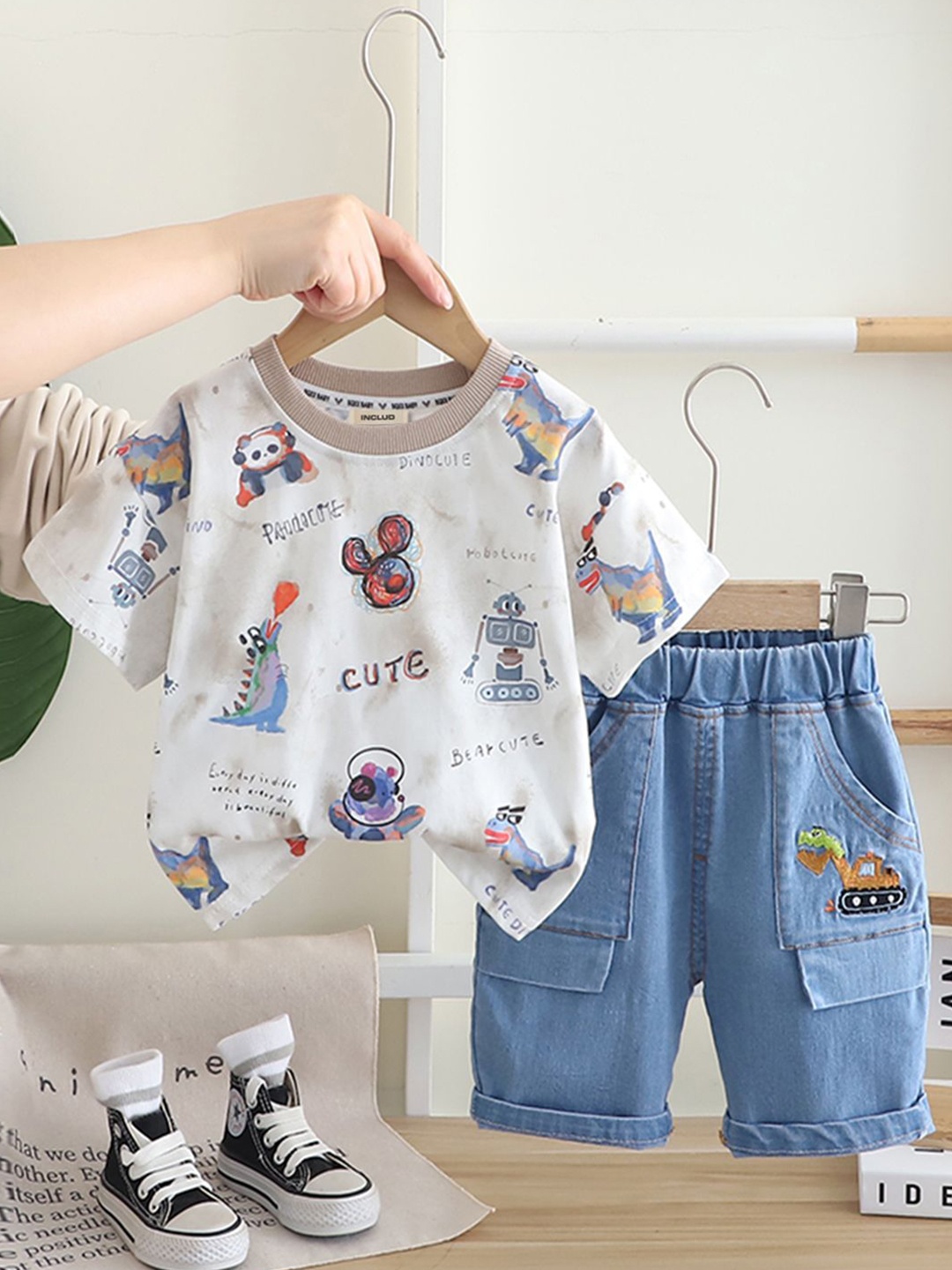 

INCLUD Boys Printed Short Sleeves T-Shirt With Shorts, Off white