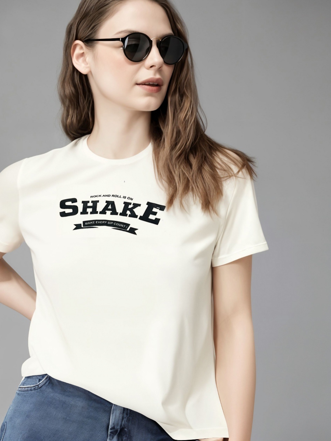 

MACK JONNEY Women Printed Applique T-shirt, White