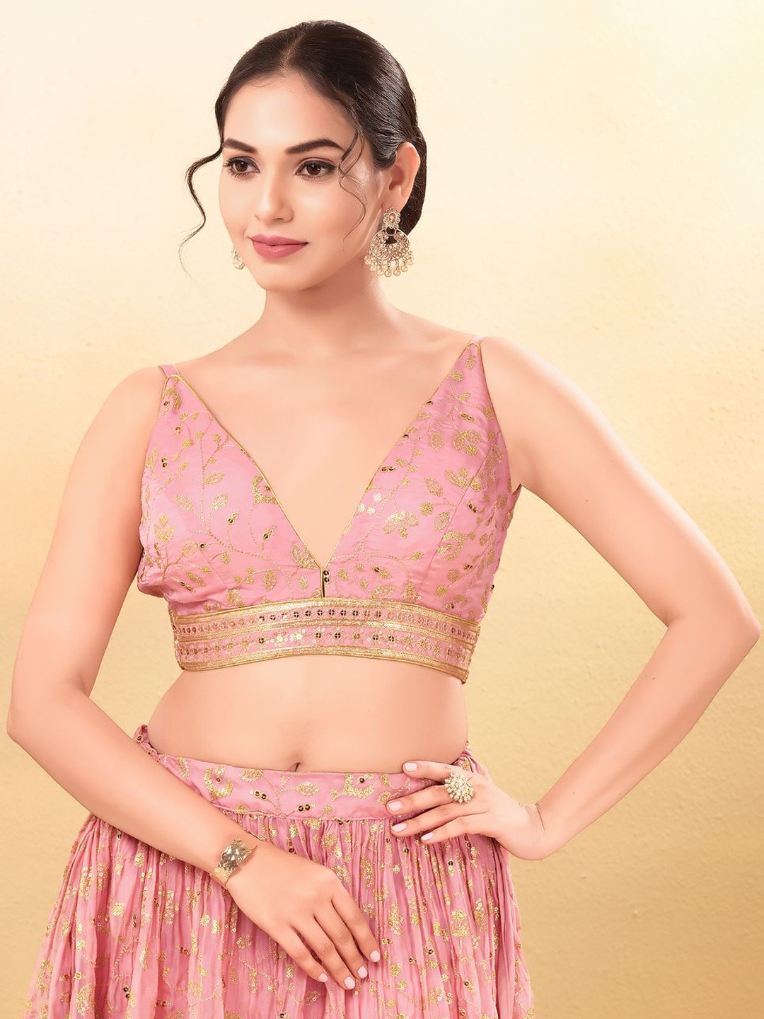 

VAMAS - THE DESIGNER BLOUSES Embroidered Silk V-Neck Padded Saree Blouse, Pink