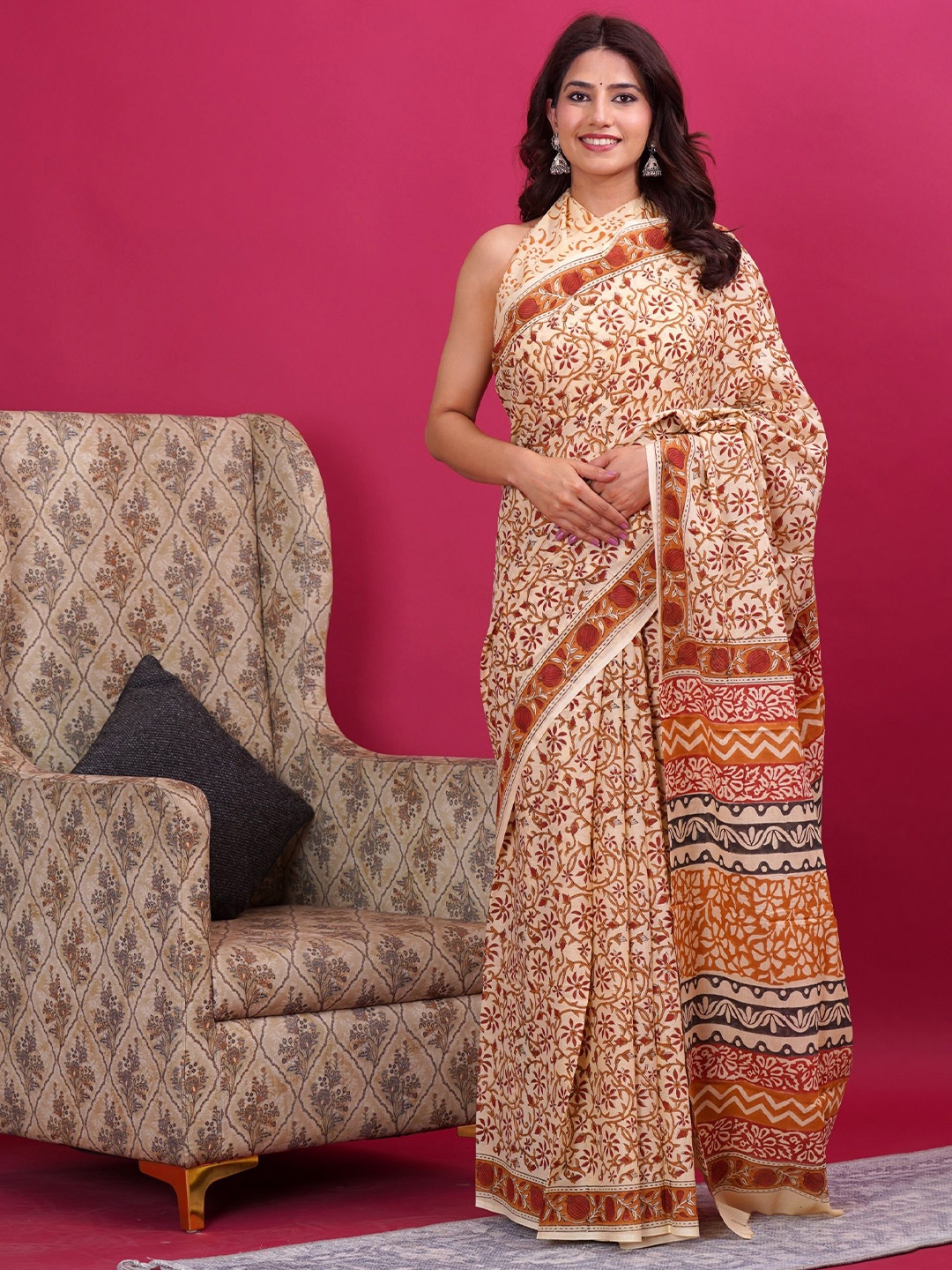 

Vanedik Floral Pure Cotton Block Print Saree, Red