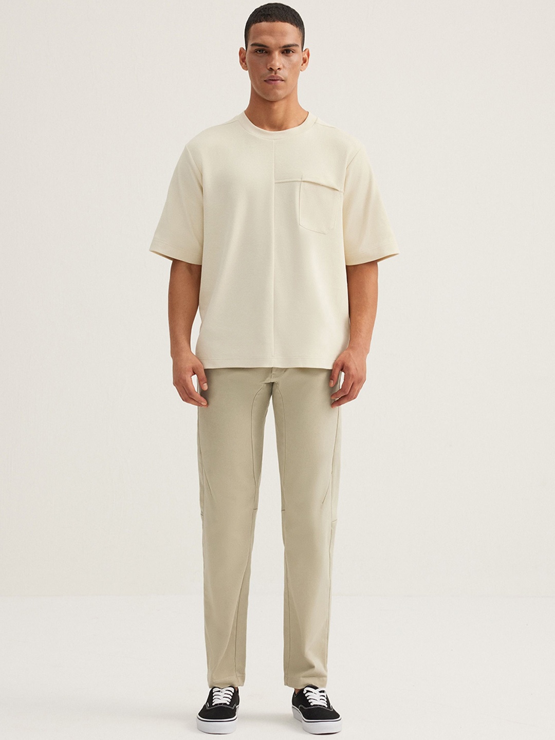 

Roam Everywhere Men Chinos Trousers, Beige