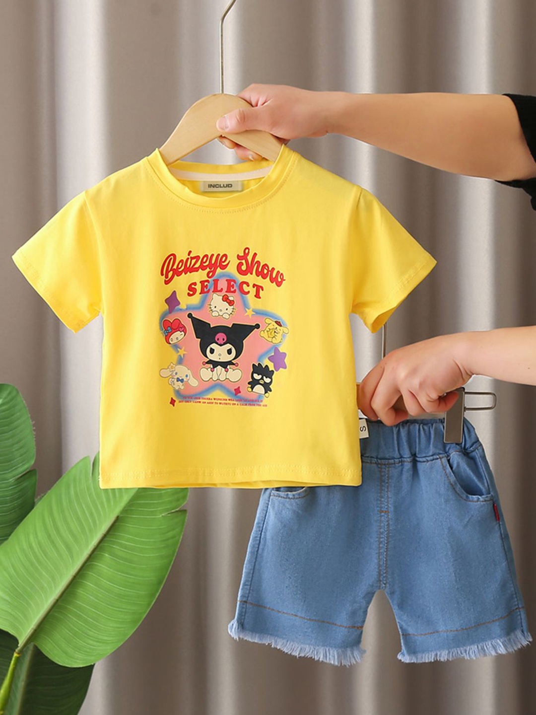 

INCLUD Boys Printed Short Sleeves T-Shirt With Shorts, Yellow