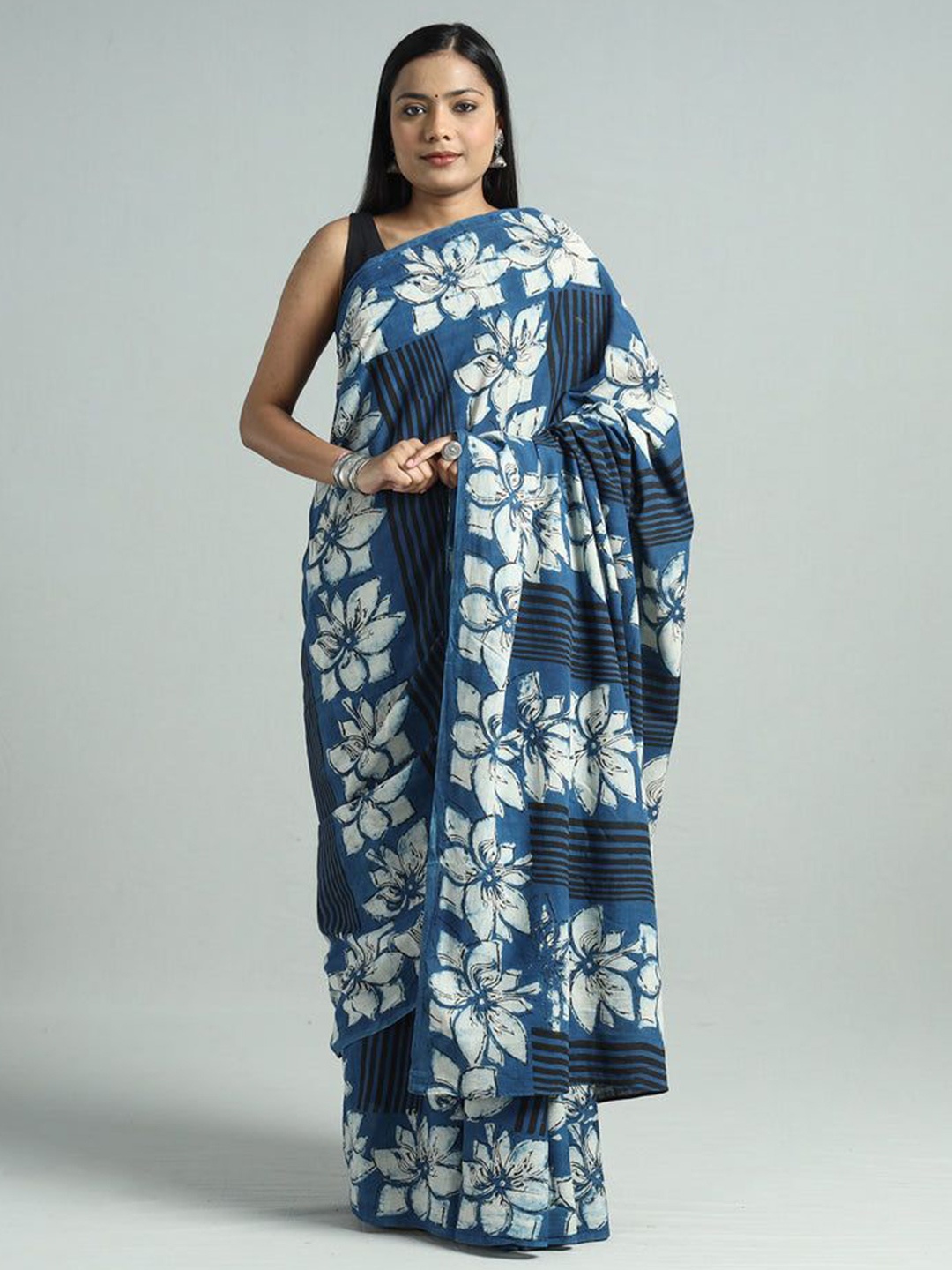 

iTokri Floral Pure Cotton Block Print Saree, Blue