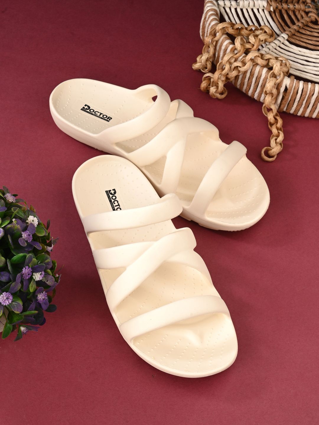 

DOCTOR HEALTH SUPER SOFT Women Slip-On, Cream