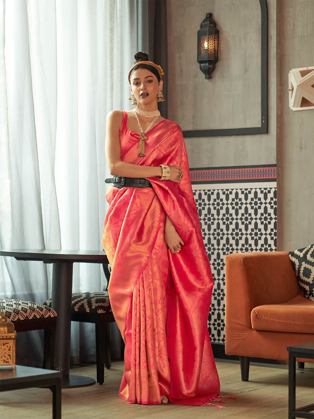 

Vardha Woven Design Zari Kanjeevaram Saree, Red