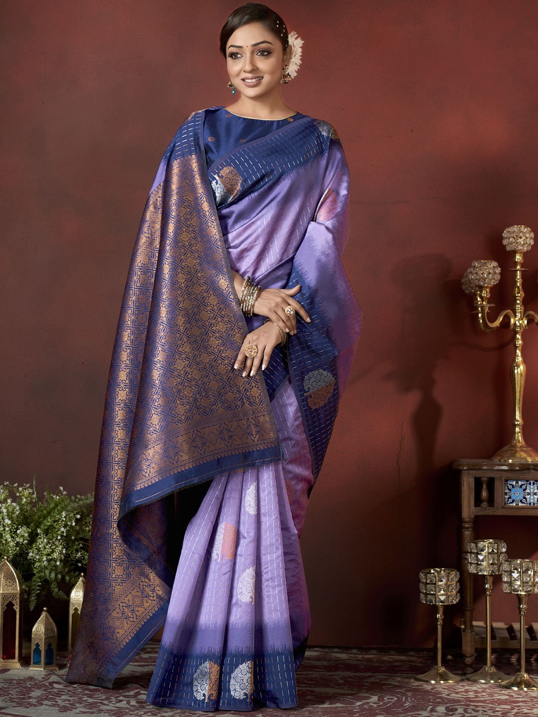 

DIVASTRI Woven Design Zari Banarasi Saree, Purple