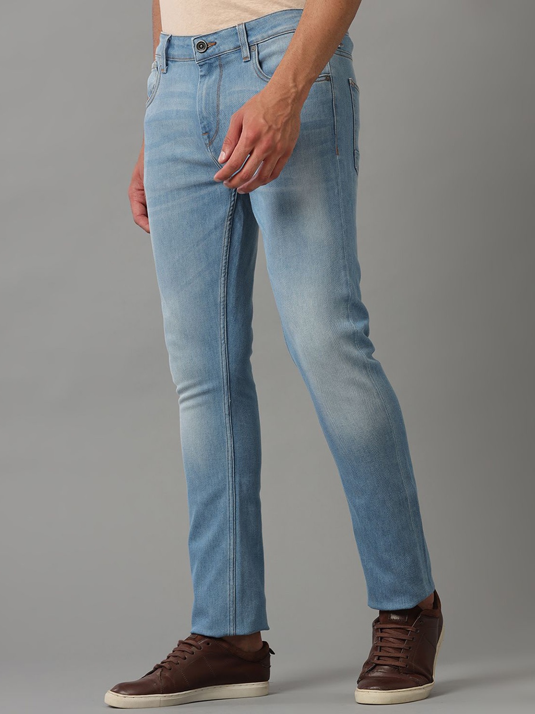 

Voi Jeans Men Skinny Fit Slash Knee Light Fade Stretchable Jeans, Blue