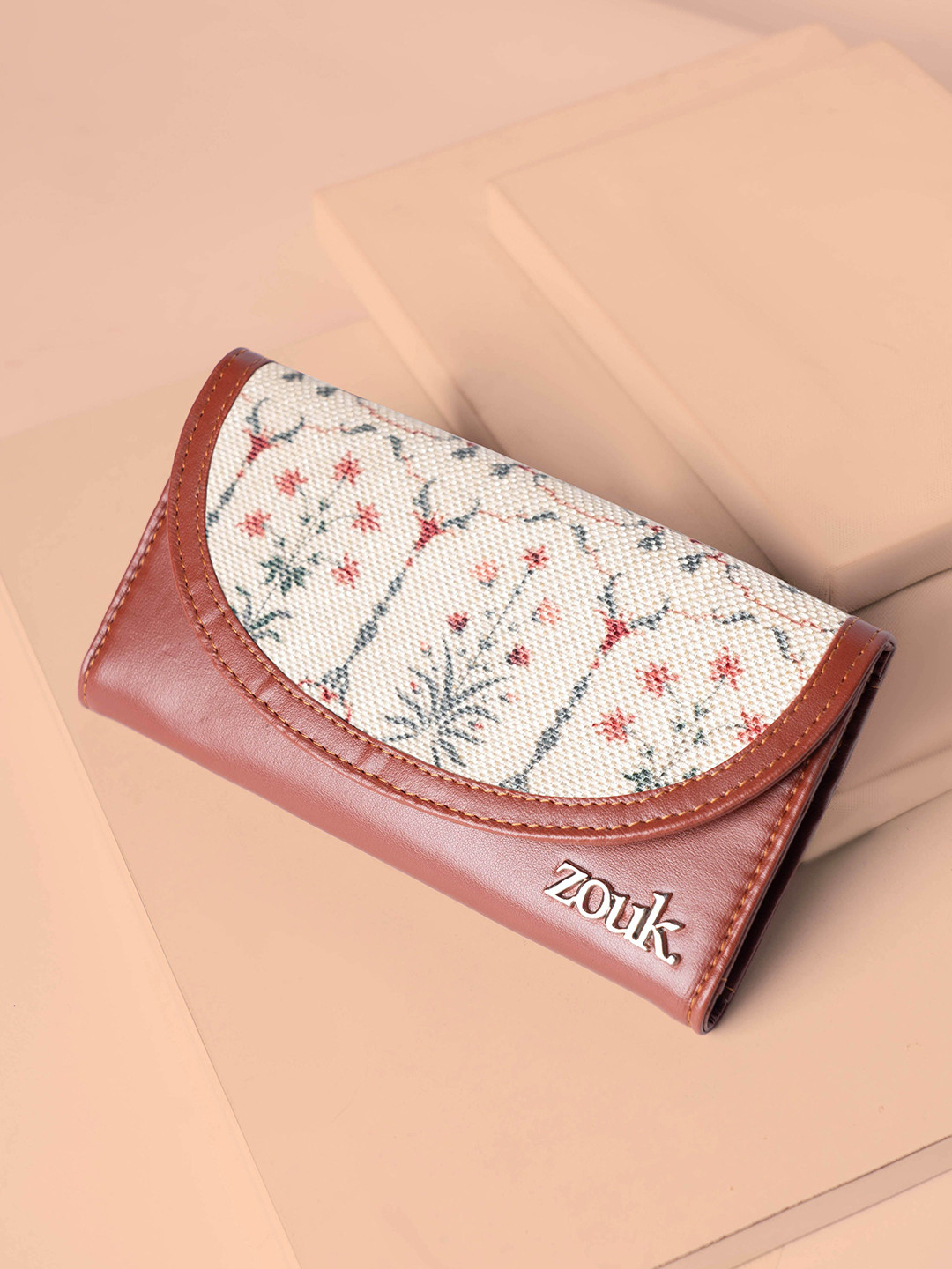 

ZOUK Women Ethnic Motifs Printed Leather Card Holder, Brown